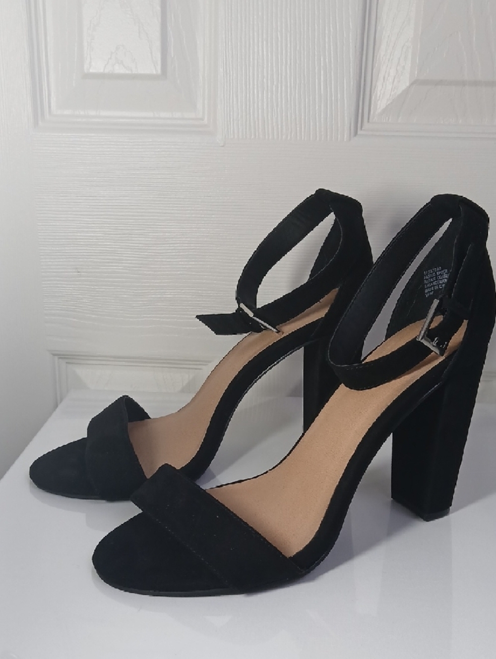 Torrid Black Suede Ankle-Strap Open-Toe Block Heels Size 10W - Picture 5 of 16